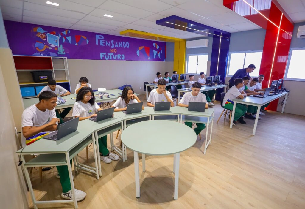 Governo do Piauí investe mais de R$ 1,1 milhão na formação de professores para ensino de IA nas escolas