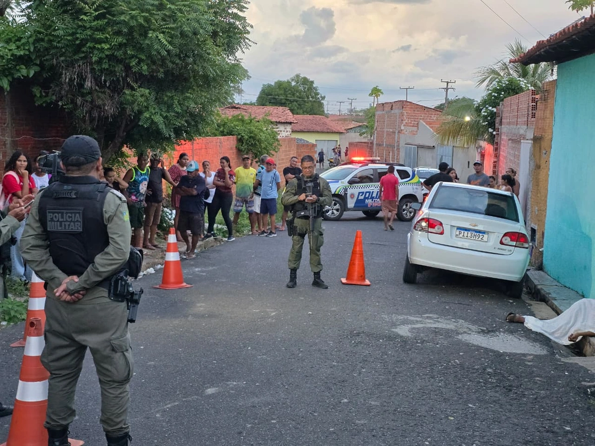 Homem é executado a tiros na porta da casa da namorada na zona Norte de Teresina