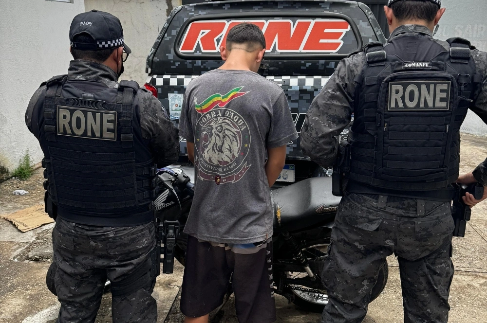 Homem é preso com motocicleta roubada durante patrulhamento em Teresina