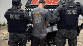 Homem é preso com motocicleta roubada durante patrulhamento em Teresina (Foto: Divulgação/PMPI)