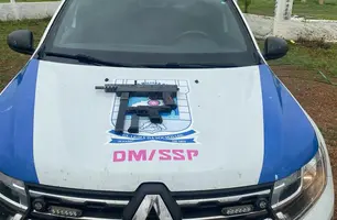 Homem é preso com pistola e submetralhadora em Monsenhor Gil (Foto: Reprodução)