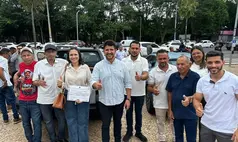 Hugo Napoleão recebe van e carros zero para reforçar assistência social