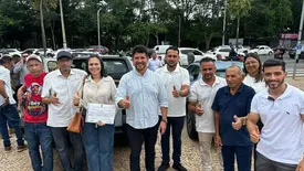 Hugo Napoleão recebe van e carros zero para reforçar assistência social (Foto: Conecta Piauí)