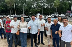 Hugo Napoleão recebe van e carros zero para reforçar assistência social (Foto: Conecta Piauí)