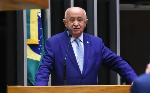 Júlio César destina R$ 455 milhões em emendas para municípios do Piauí