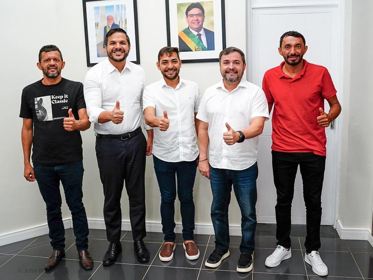 Lideranças de Pimenteiras tratam de demandas da Educação com Washington Bandeira