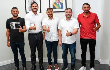 Lideranças de Pimenteiras tratam de demandas da Educação com Washington Bandeira