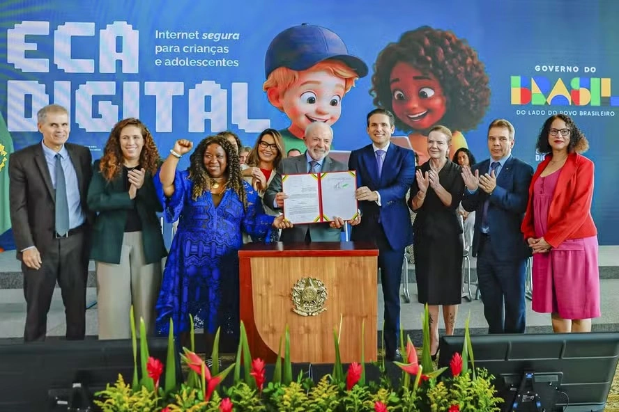 Lula decreta a regulamentação do ECA Digital