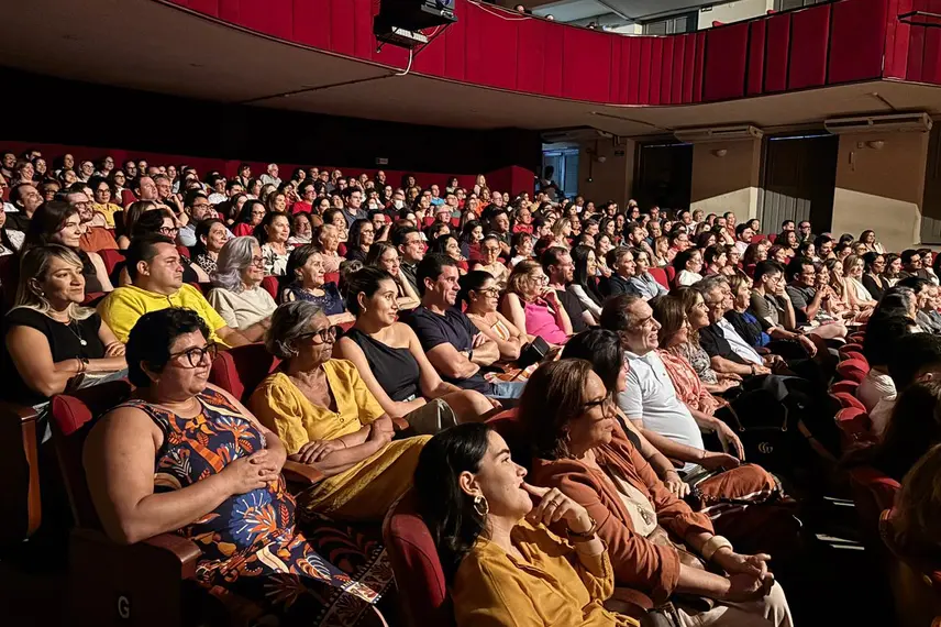 Marcelo Serrado apresenta peça Terapia pela primeira vez em Teresina