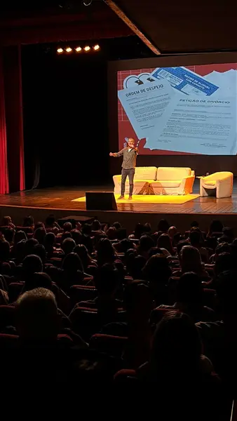 Marcelo Serrado apresenta peça Terapia pela primeira vez em Teresina