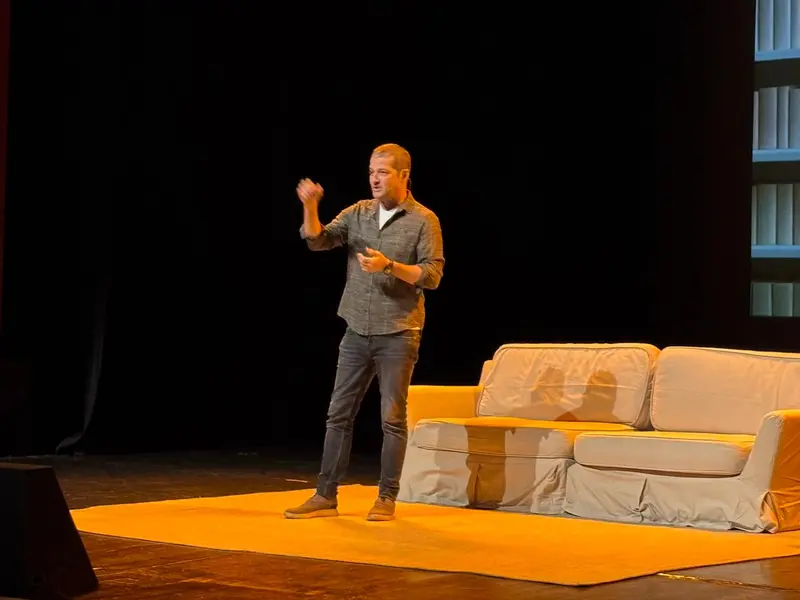 Marcelo Serrado apresenta peça Terapia pela primeira vez em Teresina