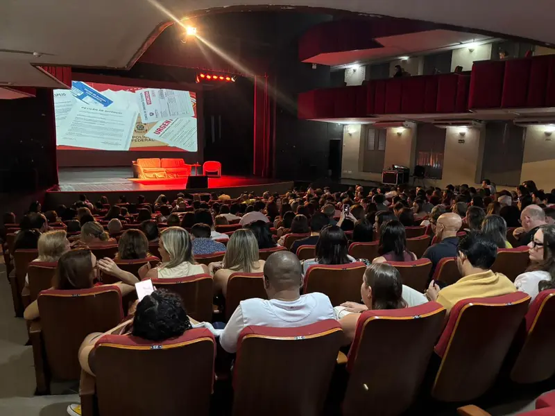 Marcelo Serrado apresenta peça Terapia pela primeira vez em Teresina