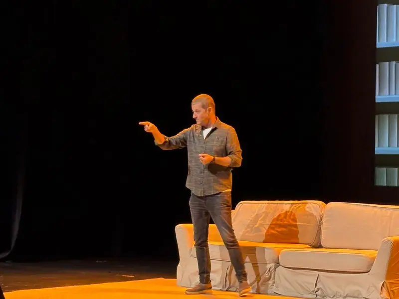 Marcelo Serrado apresenta peça Terapia pela primeira vez em Teresina