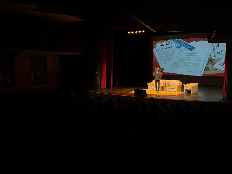 Marcelo Serrado apresenta peça Terapia pela primeira vez em Teresina