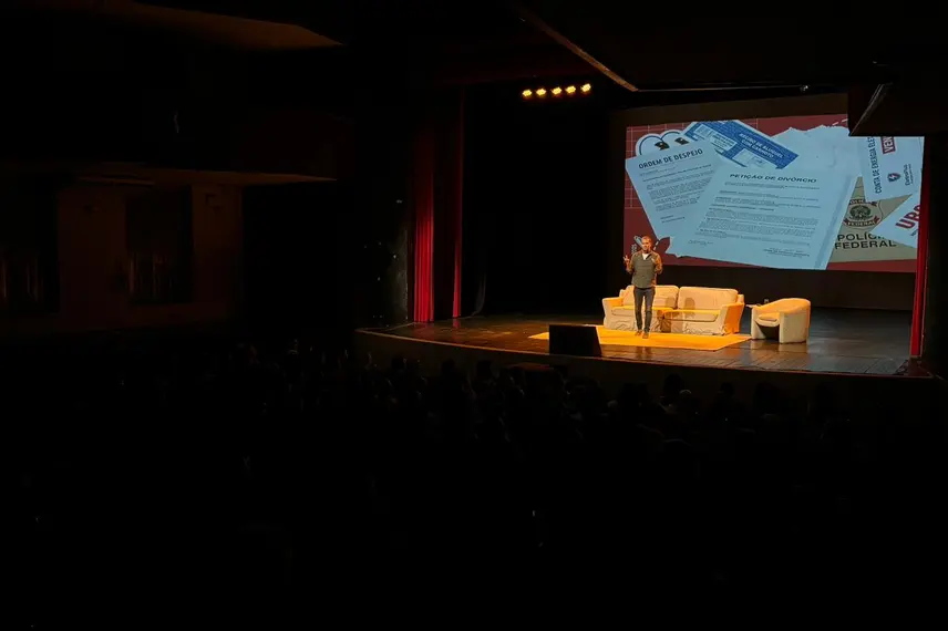 Marcelo Serrado apresenta peça Terapia pela primeira vez em Teresina