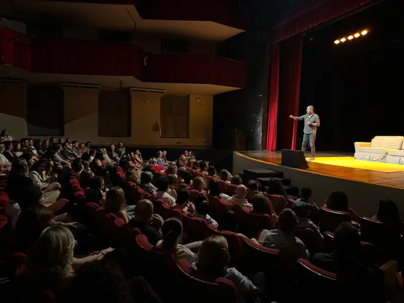 Marcelo Serrado apresenta peça Terapia pela primeira vez em Teresina