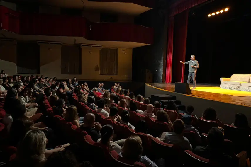 Marcelo Serrado apresenta peça Terapia pela primeira vez em Teresina