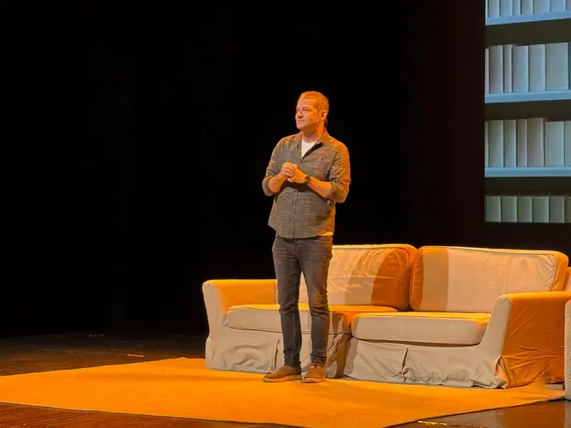 Marcelo Serrado apresenta peça Terapia pela primeira vez em Teresina