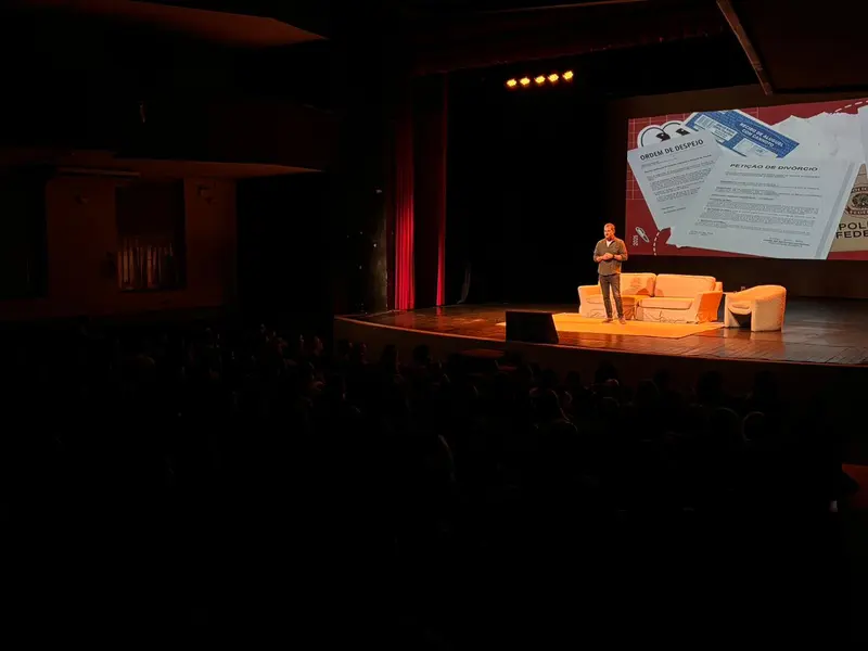 Marcelo Serrado apresenta peça Terapia pela primeira vez em Teresina