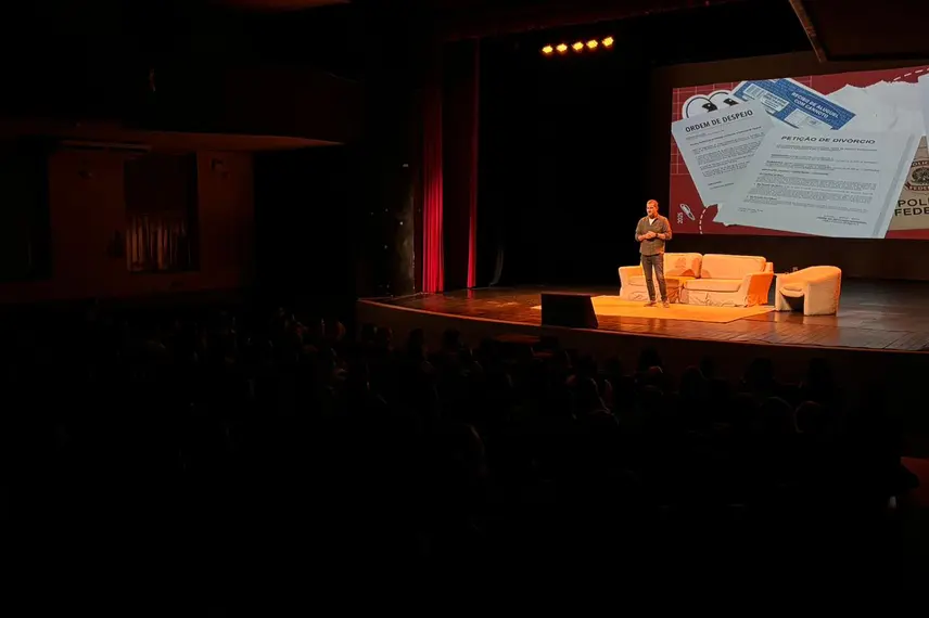 Marcelo Serrado apresenta peça Terapia pela primeira vez em Teresina