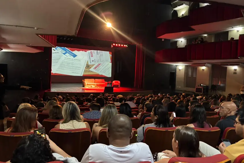 Marcelo Serrado apresenta peça Terapia pela primeira vez em Teresina