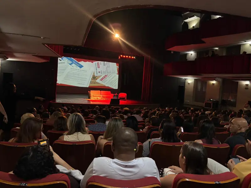Marcelo Serrado apresenta peça Terapia pela primeira vez em Teresina