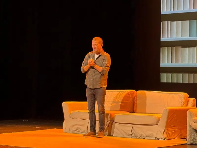 Marcelo Serrado apresenta peça Terapia pela primeira vez em Teresina