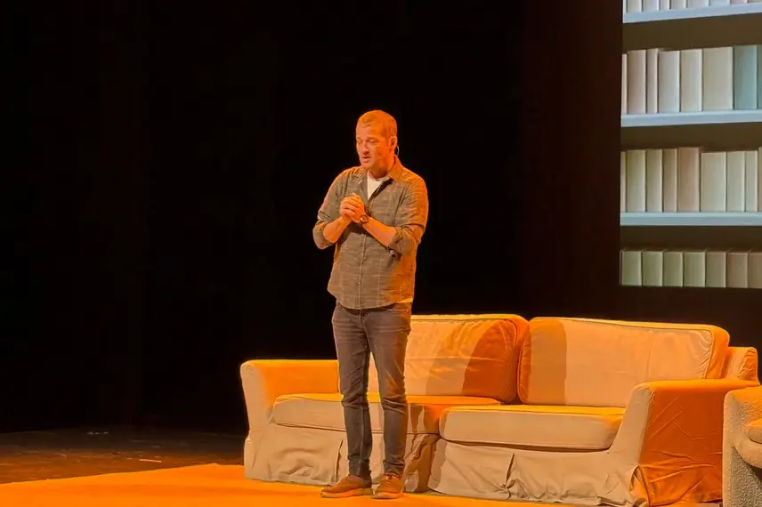 Marcelo Serrado apresenta peça Terapia pela primeira vez em Teresina