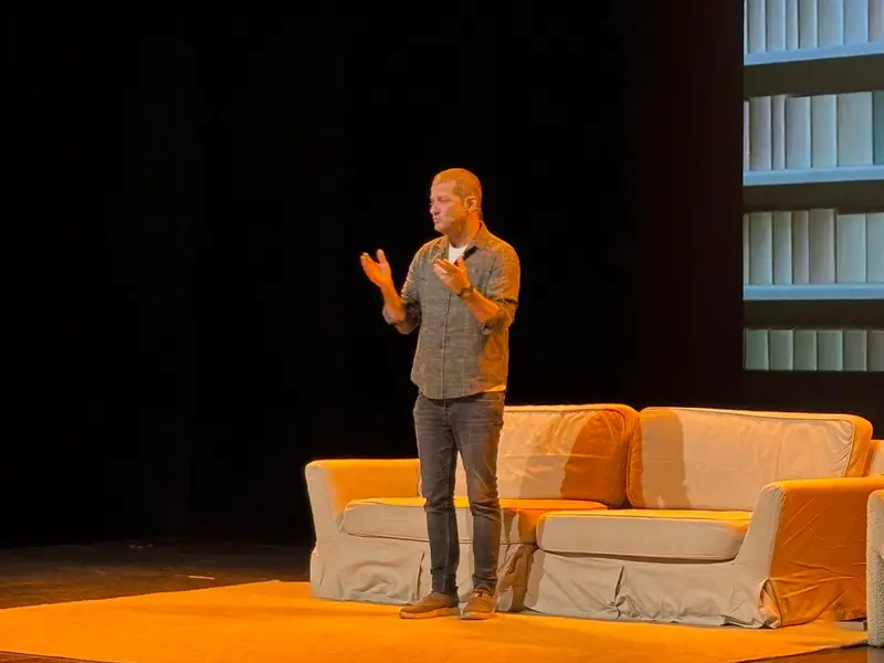 Marcelo Serrado apresenta peça Terapia pela primeira vez em Teresina