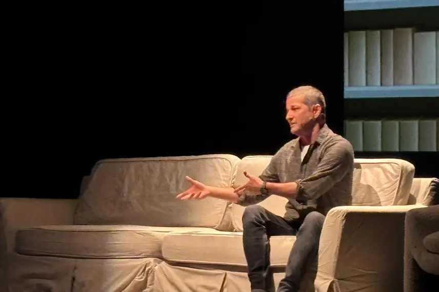 Marcelo Serrado apresenta peça Terapia pela primeira vez em Teresina