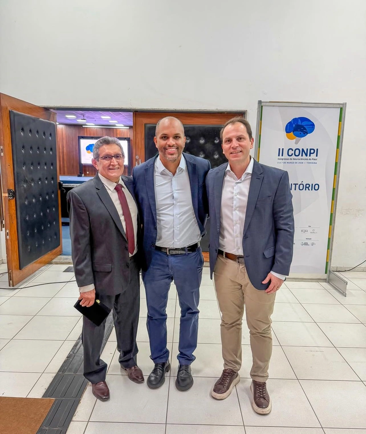 Médico Neurocirurgião Benjamim Pessoa Vale recebe homenagem durante Congresso