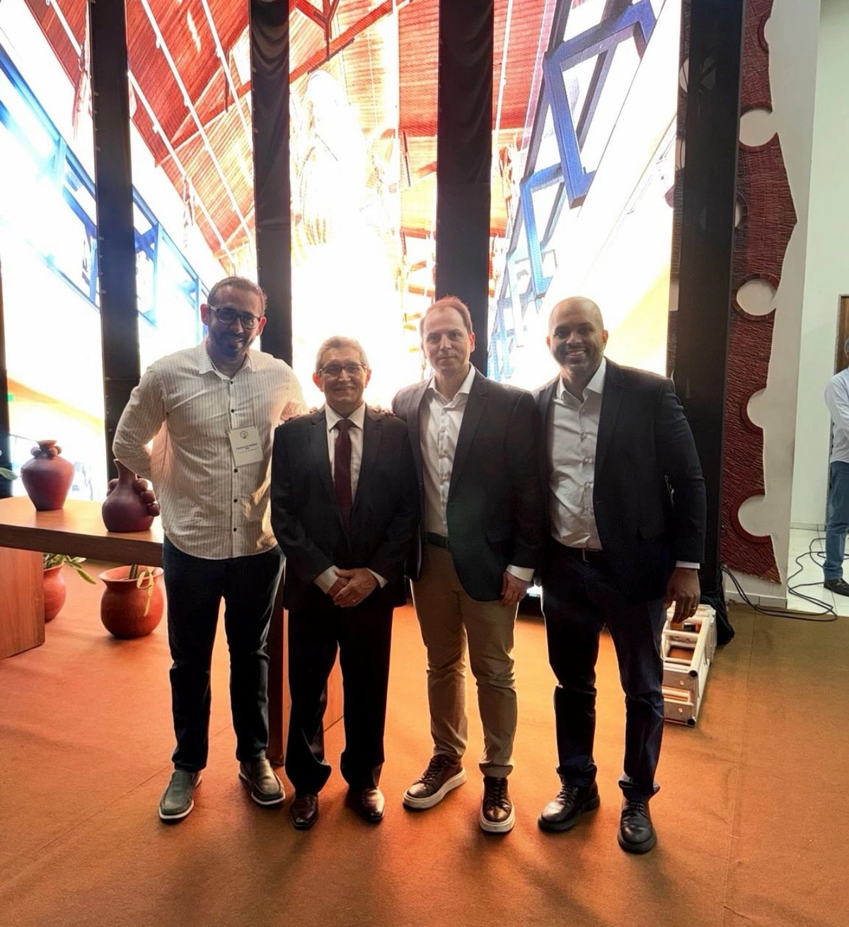 Médico Neurocirurgião Benjamim Pessoa Vale recebe homenagem durante Congresso