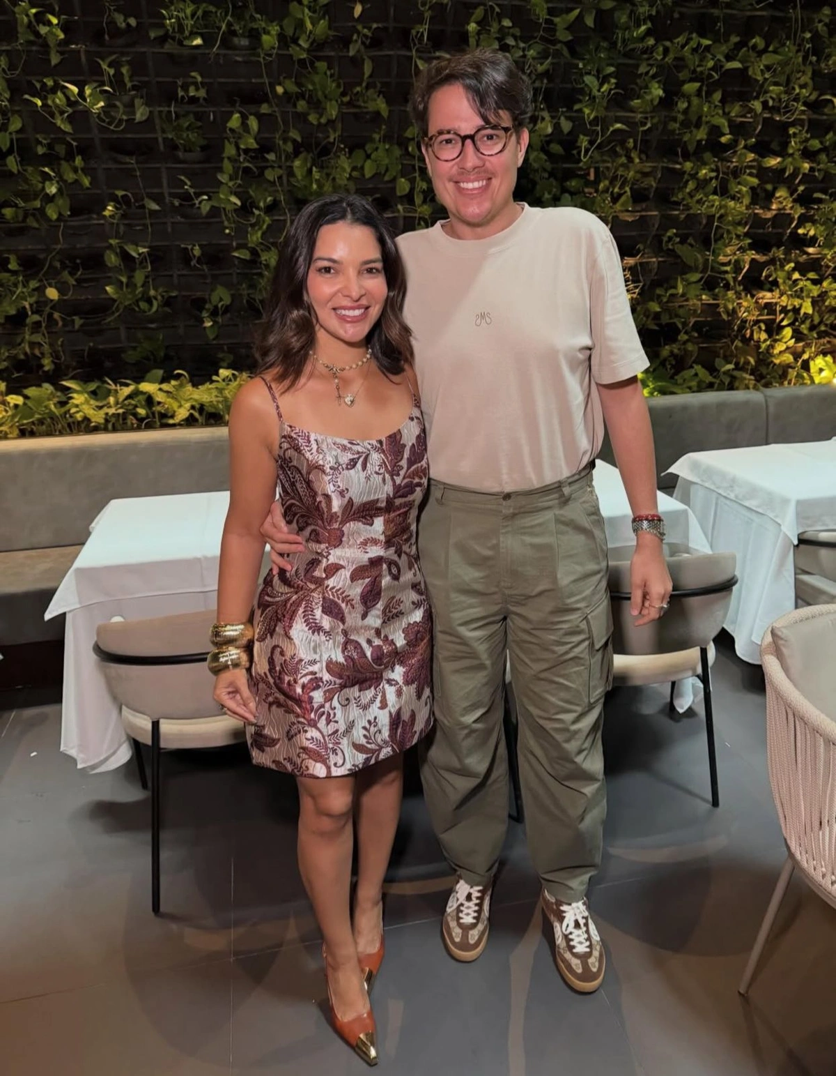 Michelle Alves celebra aniversário com amigas em noite de festa e badalação