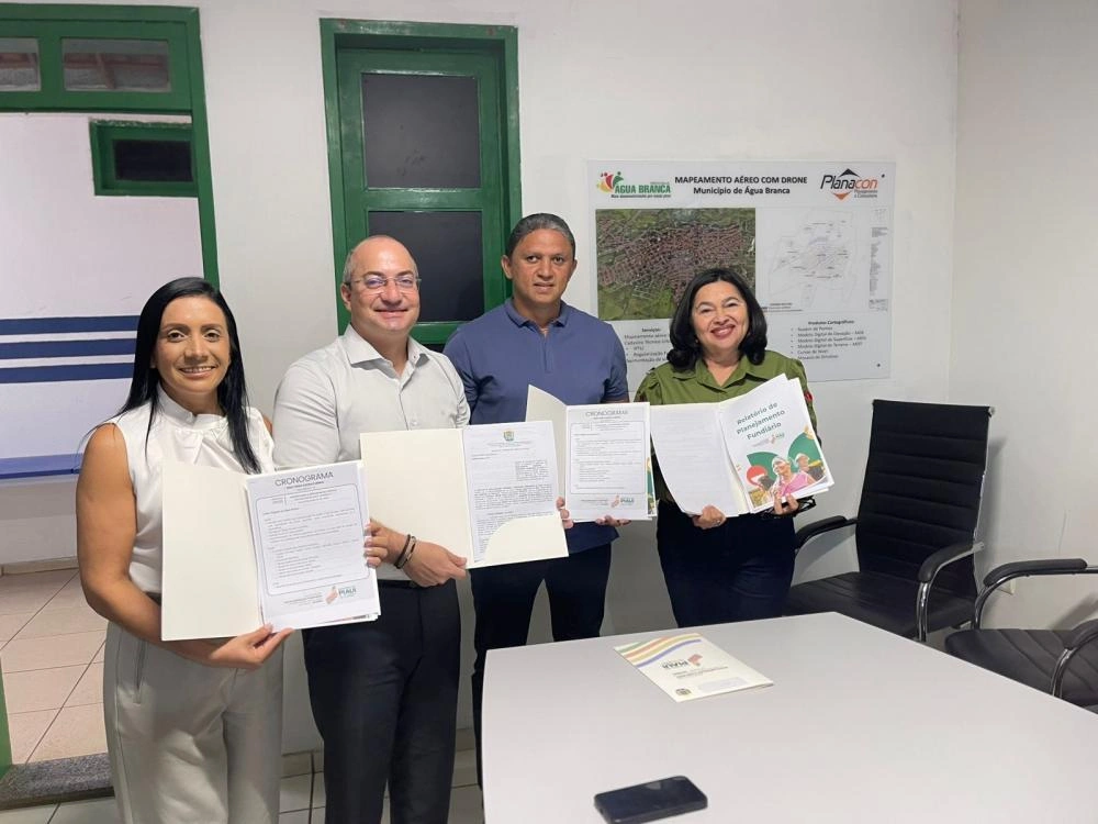 Mil famílias da zona rural de Água Branca receberão títulos de terra