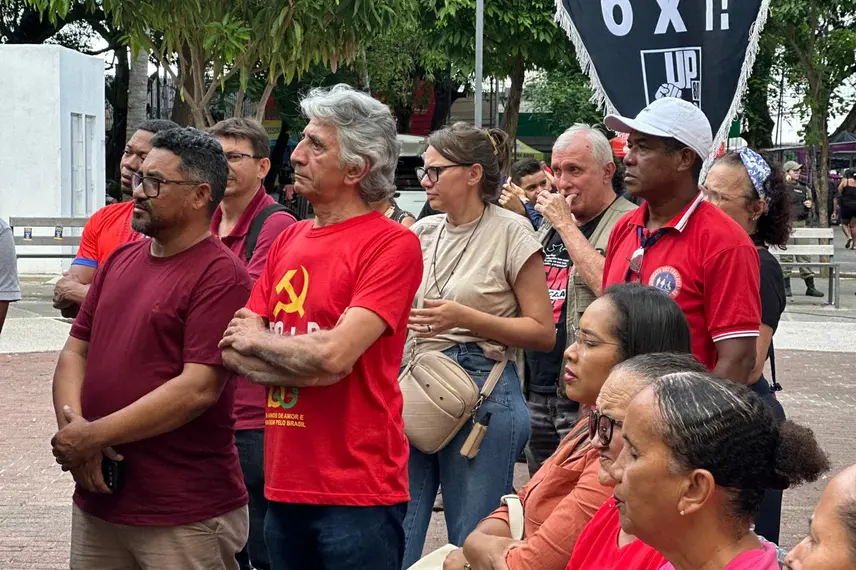 Ministro Boulos participa de debate na rua e defende fim da escala 6x1 em Teresina