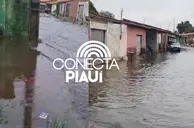 Moradores da zona Norte reclamam de rua alagada