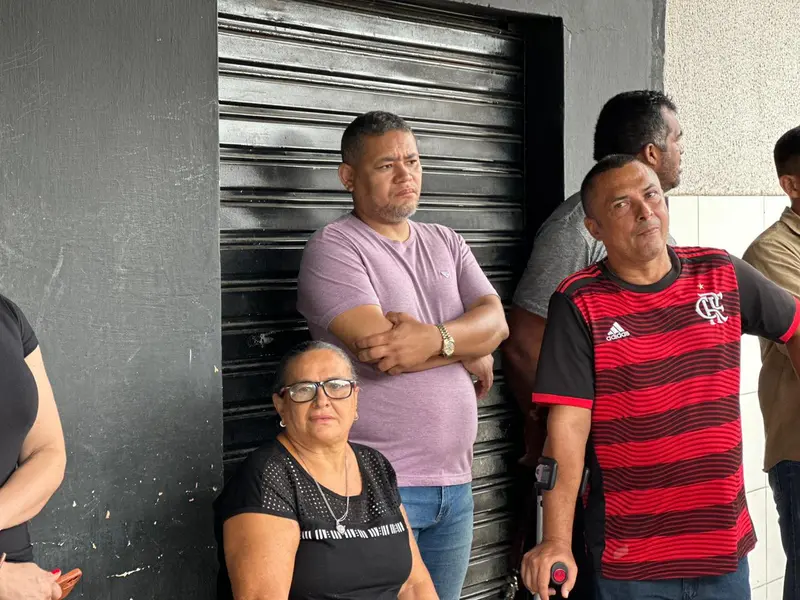 Moradores e comerciantes protestam contra novo trânsito na Rui Barbosa