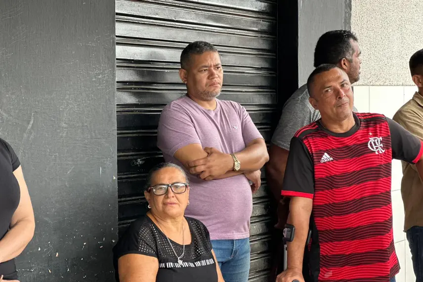 Moradores e comerciantes protestam contra novo trânsito na Rui Barbosa
