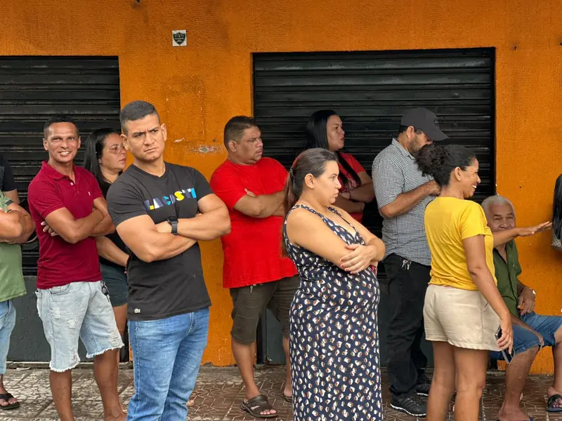 Moradores e comerciantes protestam contra novo trânsito na Rui Barbosa
