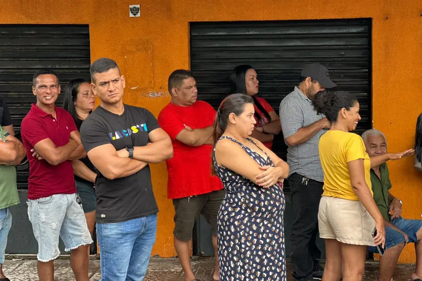 Moradores e comerciantes protestam contra novo trânsito na Rui Barbosa