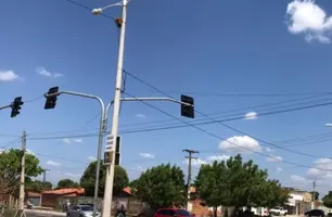 Moradores protestam contra mudança no trânsito em rua na zona Norte de Teresina (Foto: Reprodução)
