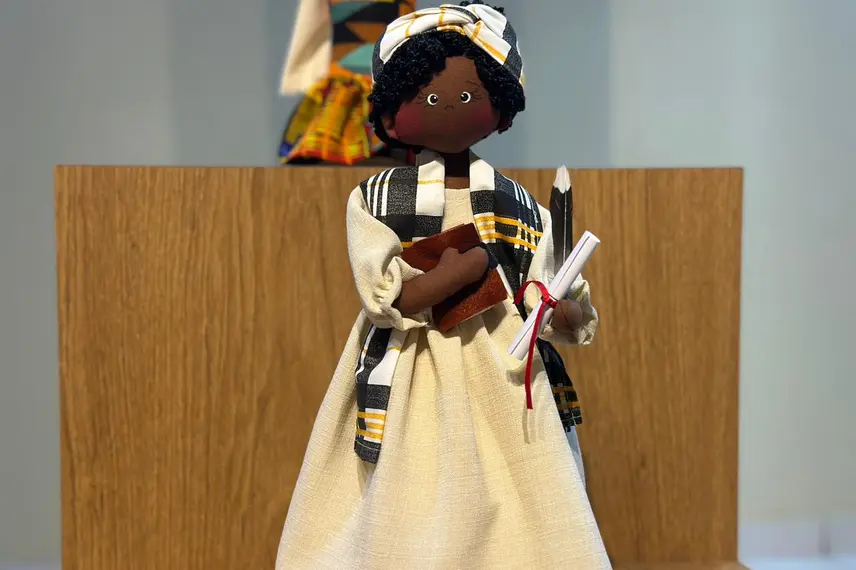 Mostra ‘Mulheres que Inspiram’ celebra artesãs na Central de Artesanato