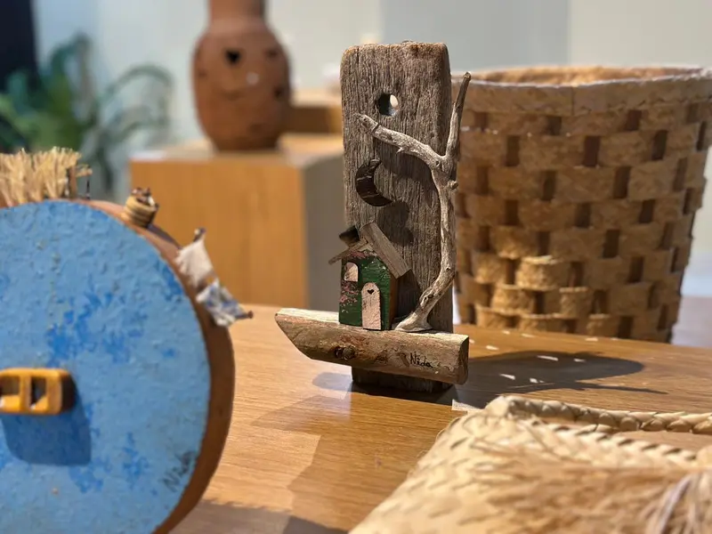 Mostra ‘Mulheres que Inspiram’ celebra artesãs na Central de Artesanato