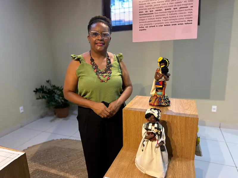 Mostra ‘Mulheres que Inspiram’ celebra artesãs na Central de Artesanato