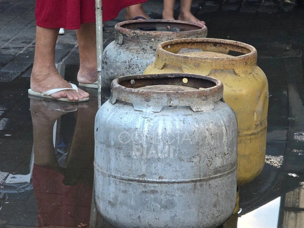 Mulher fica gravemente ferida após incêndio no mercado do São Joaquim, em Teresina
