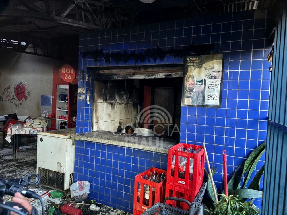 Mulher fica gravemente ferida após incêndio no mercado do São Joaquim, em Teresina