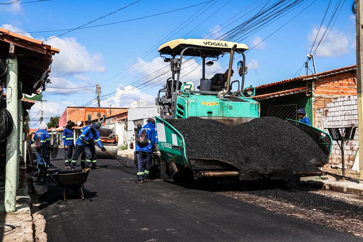 Município de Água Branca avança com nova etapa de pavimentação asfáltica
