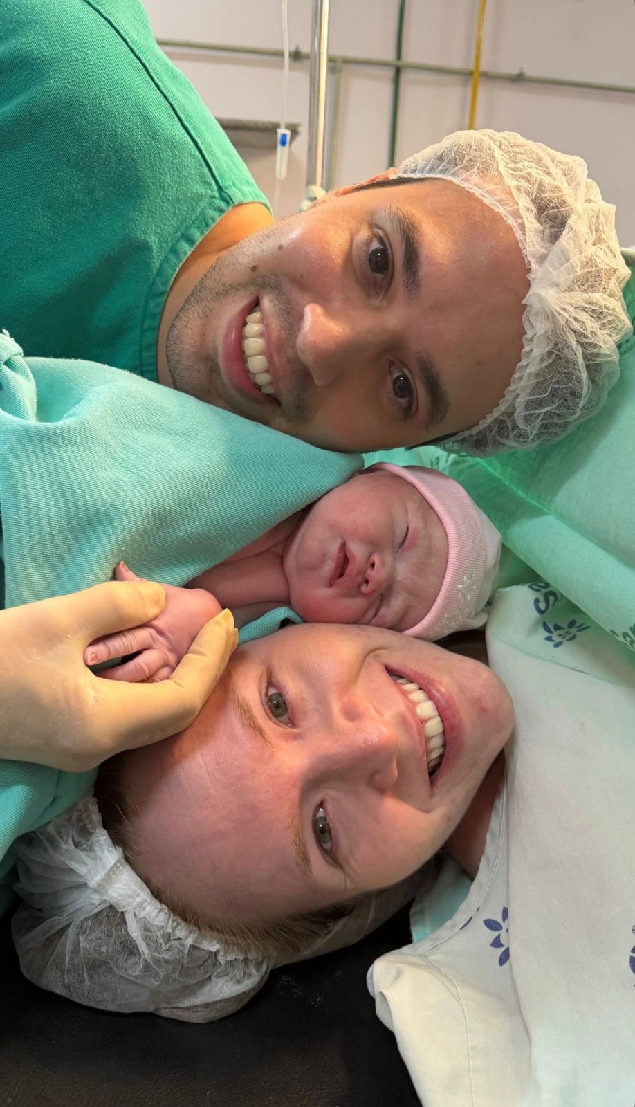 Nasceu a princesa Angelina, filha do querido casal Ciro Barros e Fabiana Campelo