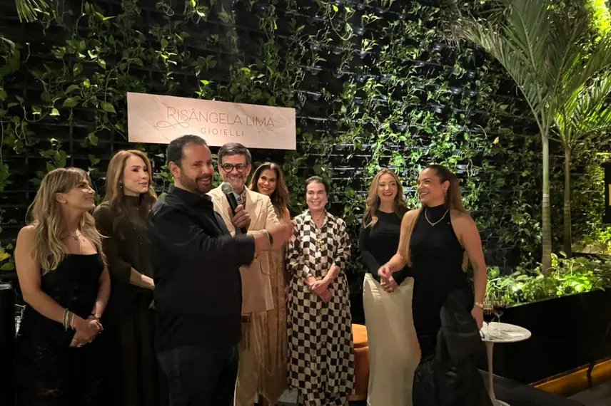 Noite de glamour marca lançamento de Gioielli por Risangela Lima