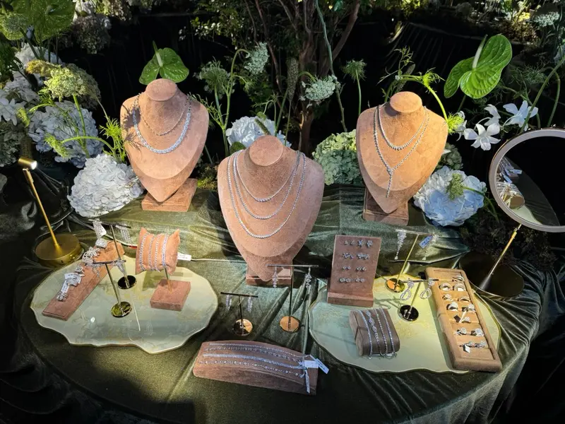 Noite de glamour marca lançamento de Gioielli por Risangela Lima